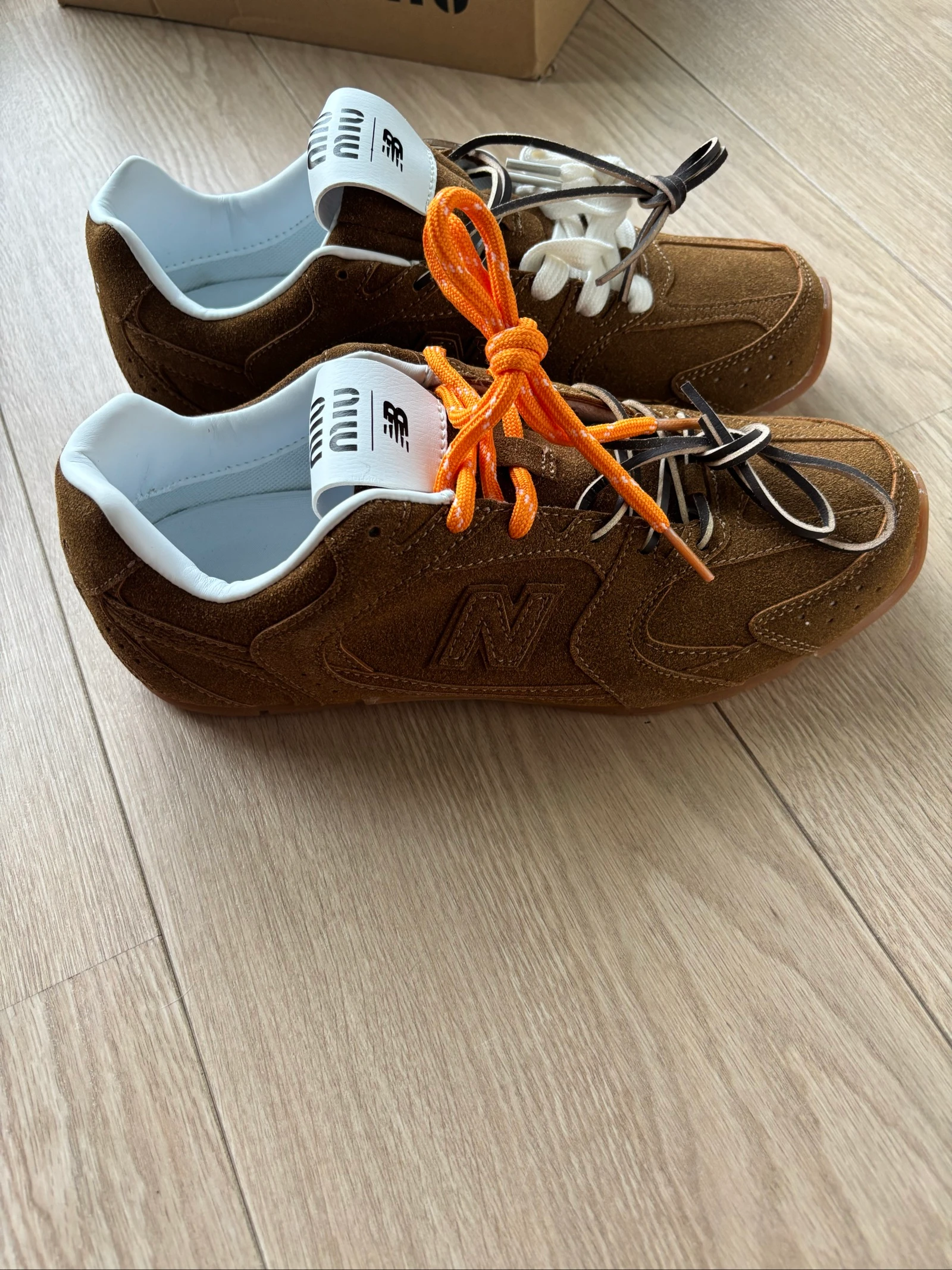 Chaussures en cuir marron avec lacets originaux – photo 4